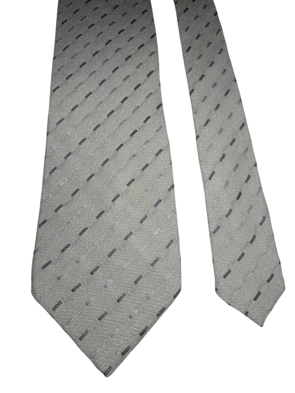 Giorgio Armani 80% Silk Gray Silver Striped Jacquard Made in Italy Designer Tie